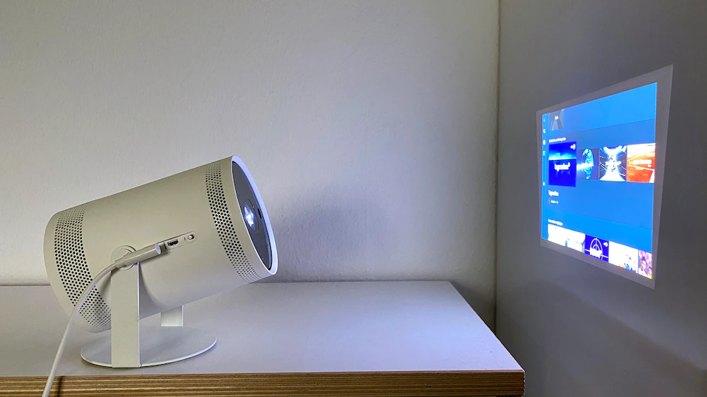 Samsung Freestyle в тесте: маленький проектор — большое удовольствие