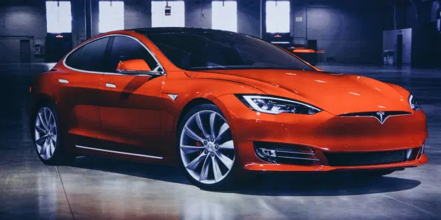 Процессоры перегреваются: Tesla отзывает 130 000 автомобилей
